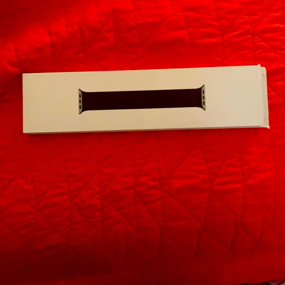 NIB Apple Watchband Braided Solo Loop